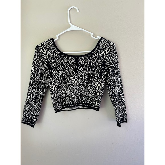 Xhilaration Tops - Black & White Patterned Long Sleeve Knit Cropped Top - XS Whimsigoth IndieSleeze